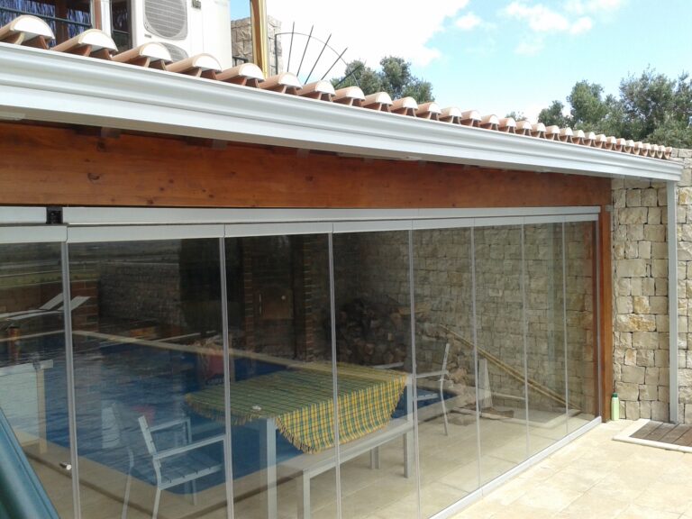 Cortinas de Vidro e Redes Mosquiteiras - Pedrosa